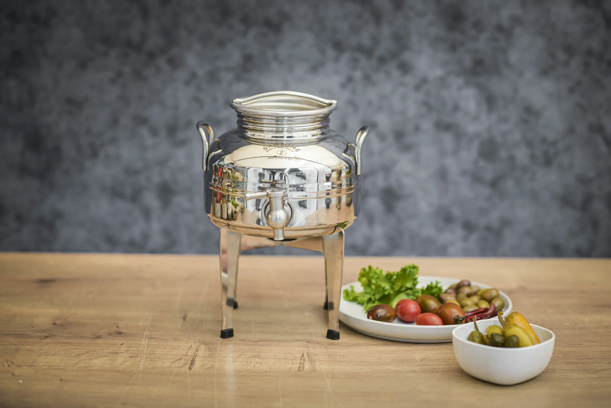 מיכל נירוסטה לשמן זית 2 ליטר פרימיום